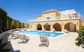 Luxurious Villa 1,5 Kilometers From Costa Adeje